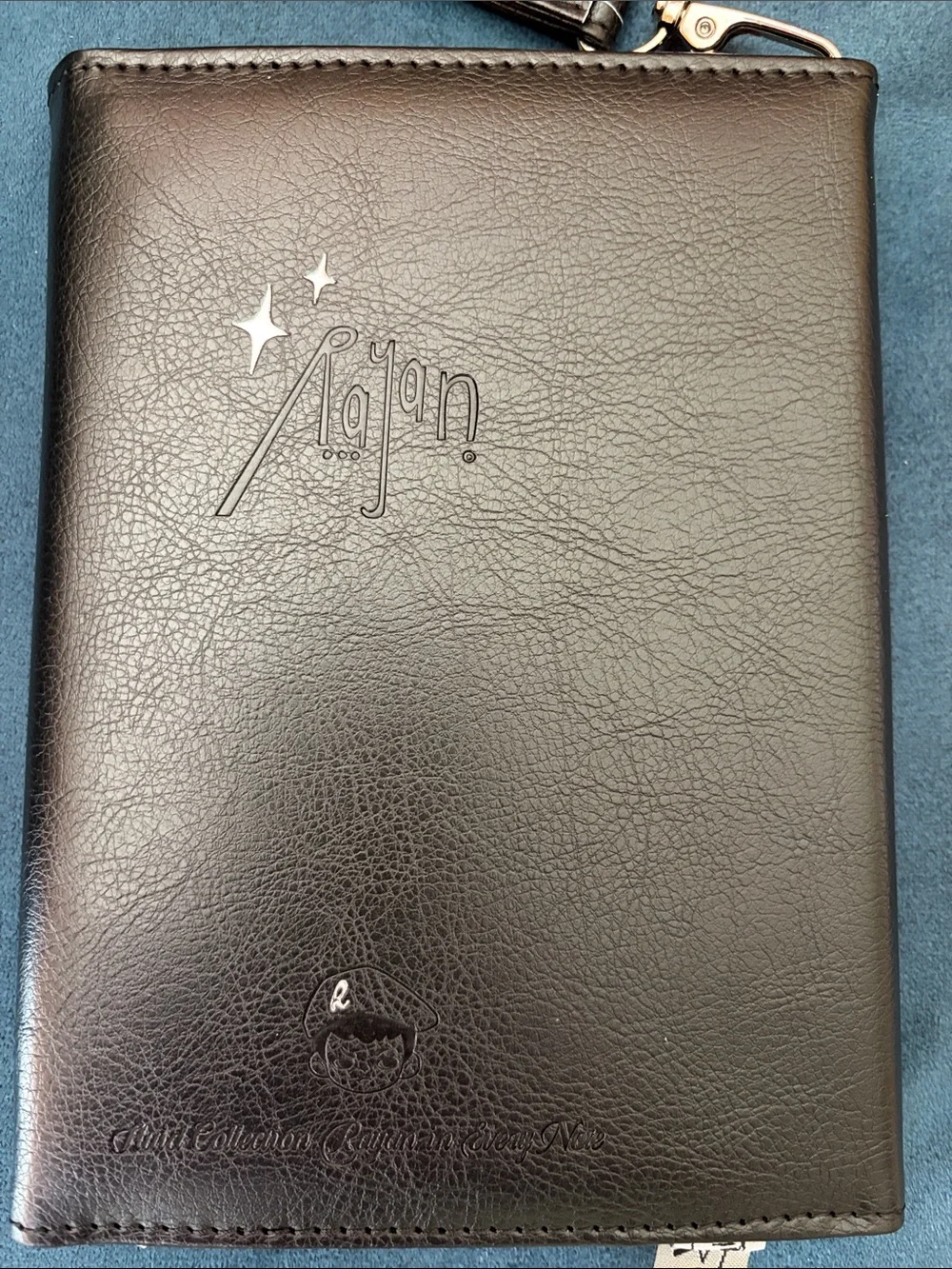 TNT RAyan Black Embossed Leather Passport Wallet with Signature Logo - Picture 2 of 10